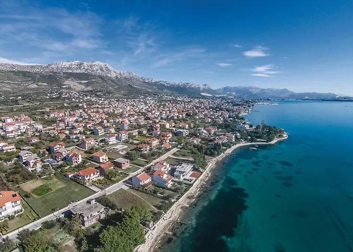 Obala Kralja Tomislava Vi *